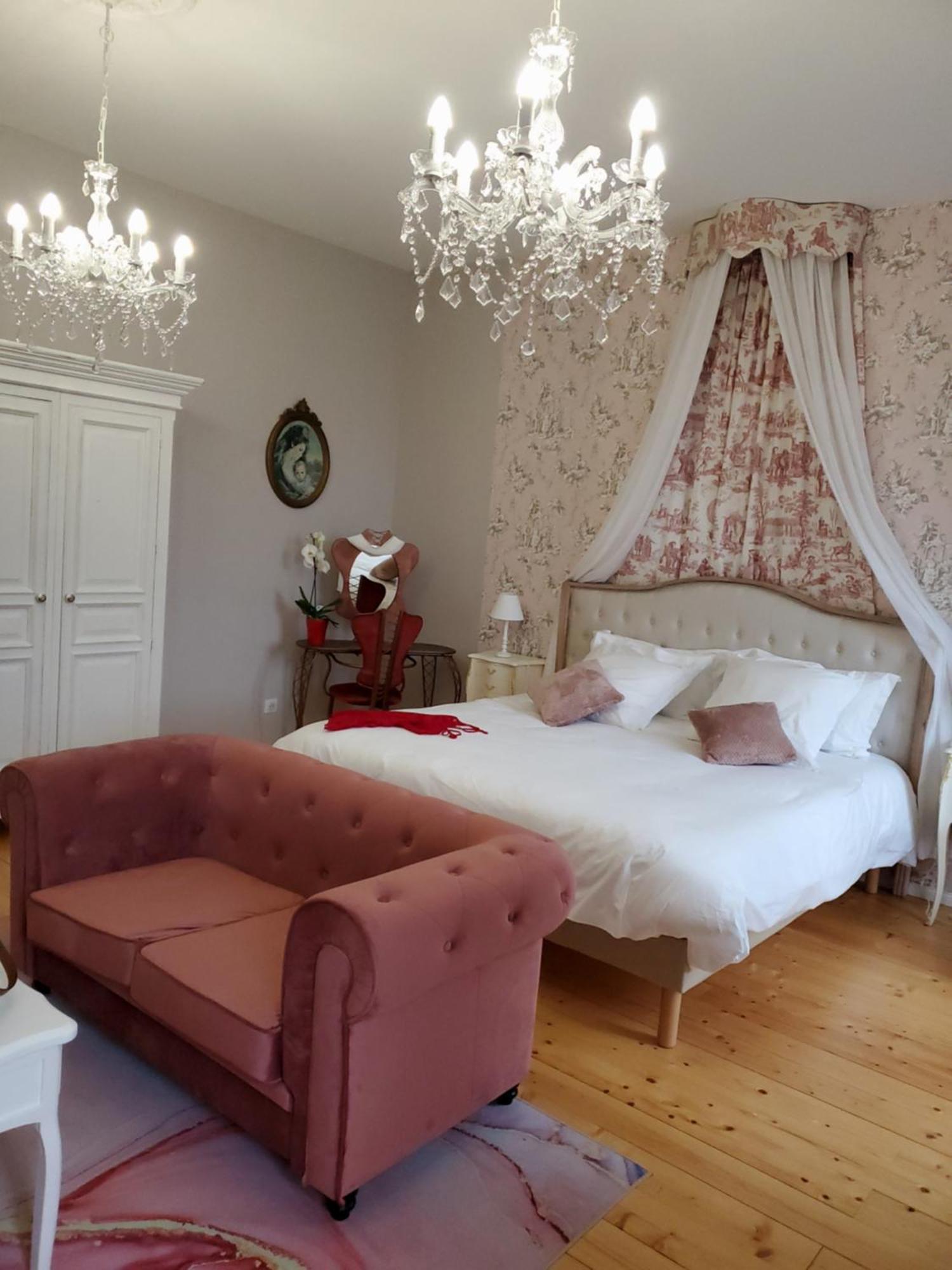 Domaine De La Gemoliere Bed and Breakfast Gémozac Exteriör bild
